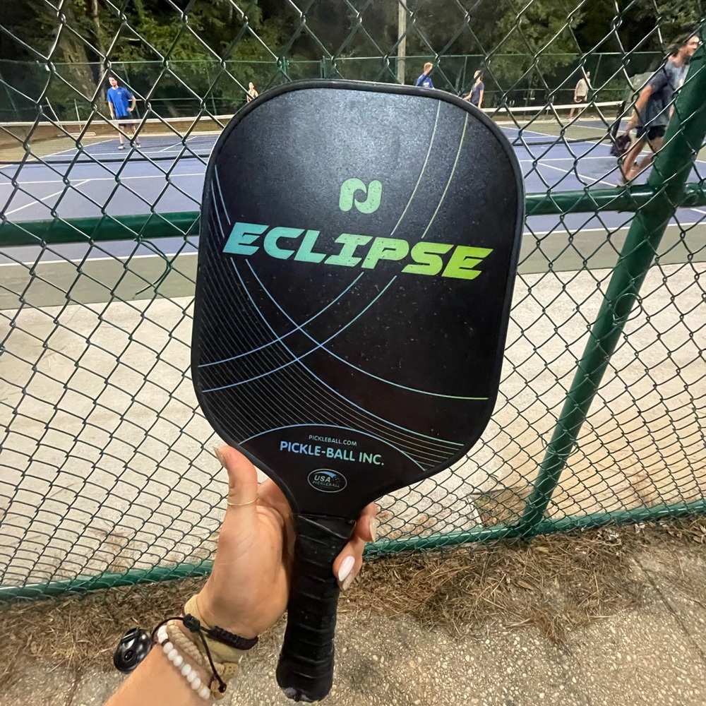 Eclipse Paddle with Black and Green Design